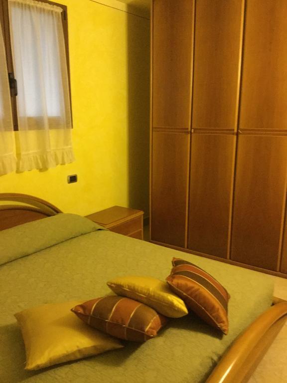 Villa Casatragliulivi Marone Habitación foto